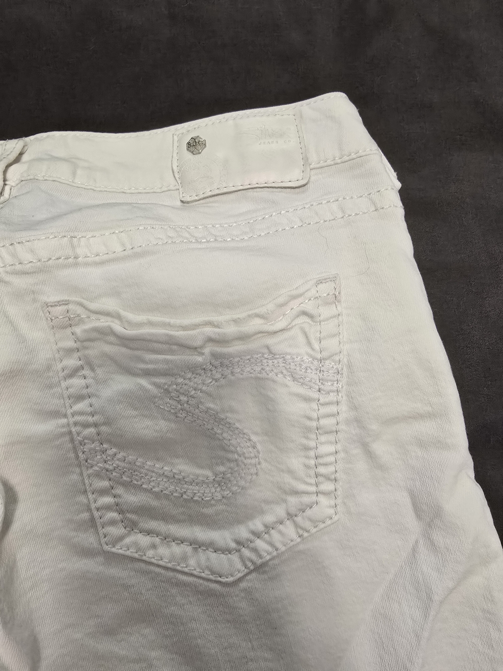 Silver Jeans Women's White Skinny Jeans with Tonal Back Pocket Stitching